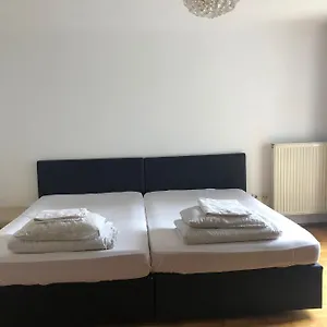 A Private In A Shared Wien