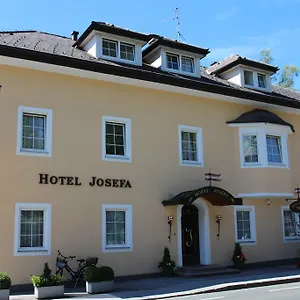 https://hotel-josefa.saalbachhinterglemmhotels.com